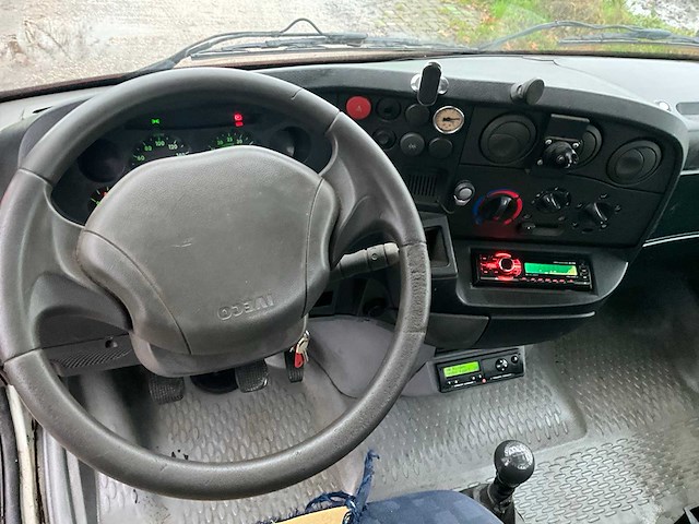 2006 iveco 35c17 300 vrachtwagen - afbeelding 11 van  25