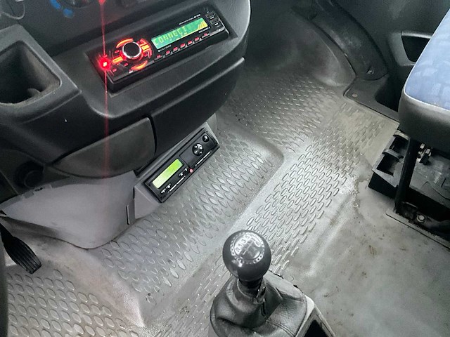 2006 iveco 35c17 300 vrachtwagen - afbeelding 16 van  25