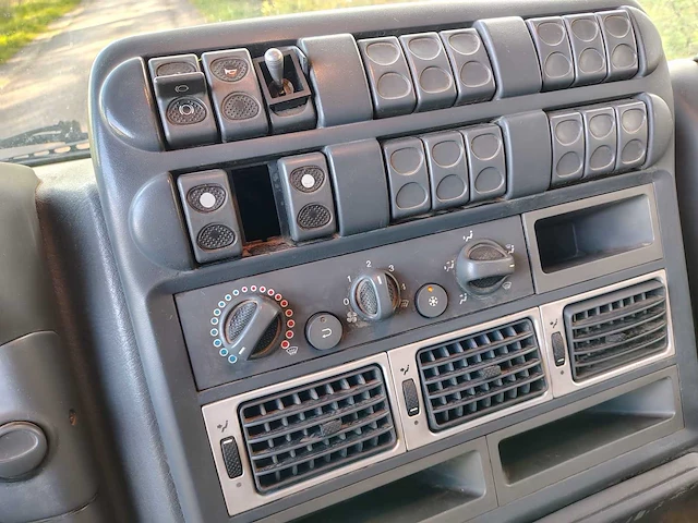 2006 iveco vrachtwagen - afbeelding 14 van  20