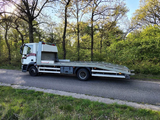 2006 iveco vrachtwagen - afbeelding 1 van  20