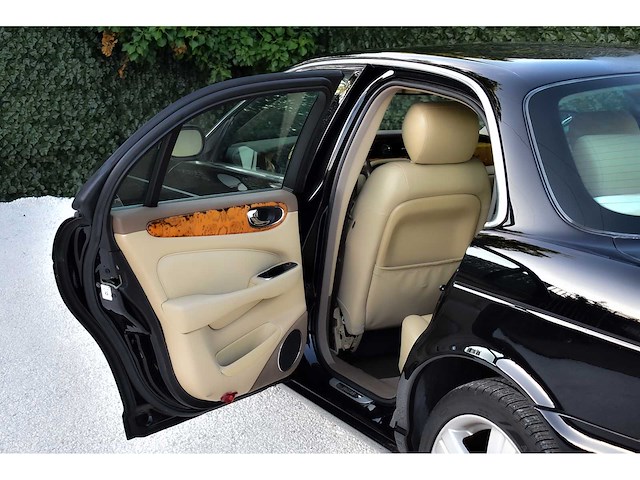 2006 jaguar xjr saloon 4,2l v8 btw auto - afbeelding 37 van  75