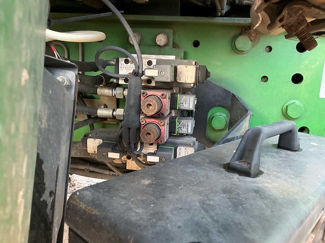 2006 john deere 6220 vierwielaangedreven landbouwtractor - afbeelding 4 van  12