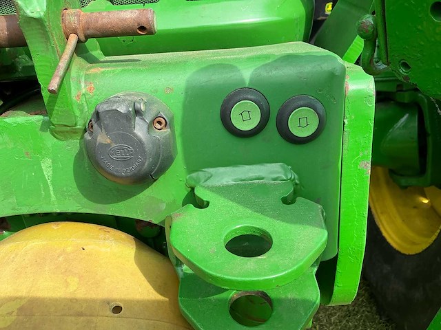 2006 john deere 6820 vierwielaangedreven landbouwtractor - afbeelding 4 van  31