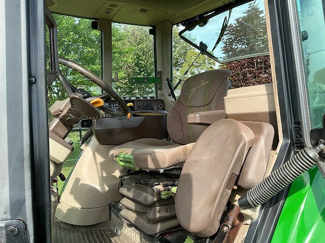 2006 john deere 6820 vierwielaangedreven landbouwtractor - afbeelding 18 van  31