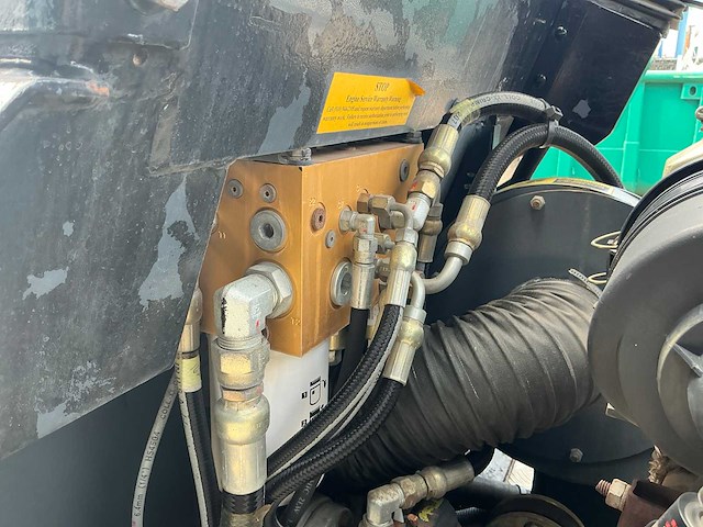 2006 karcher powerbosch sw6 zelfrijdende veegmachine - afbeelding 17 van  31