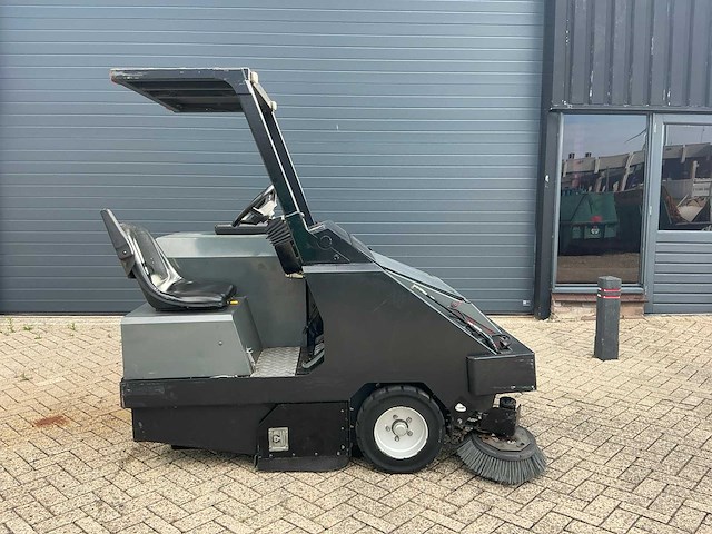 2006 karcher powerbosch sw6 zelfrijdende veegmachine - afbeelding 11 van  25