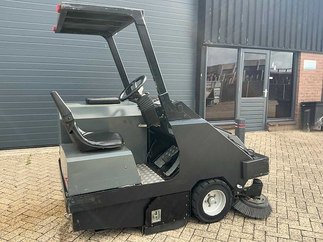 2006 karcher powerbosch sw6 zelfrijdende veegmachine - afbeelding 20 van  25
