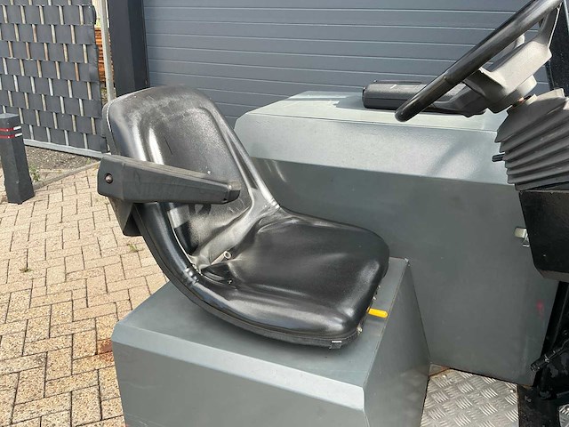 2006 karcher powerbosch sw6 zelfrijdende veegmachine - afbeelding 4 van  31
