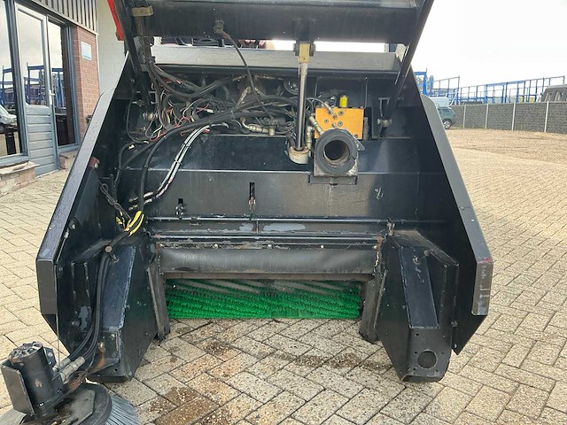 2006 karcher powerbosch sw6 zelfrijdende veegmachine - afbeelding 19 van  31