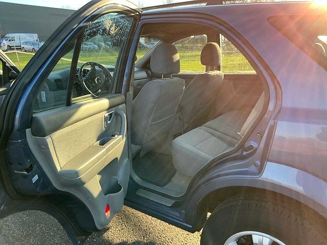 2006 kia sorento 2.4i lx personenauto - afbeelding 8 van  18