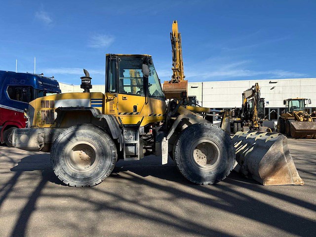 2006 komatsu wa 200-5 shovel wiellader - afbeelding 12 van  17