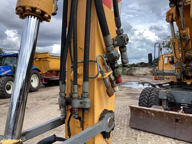 2006 liebherr a 900 c banden graafmachine - afbeelding 30 van  36