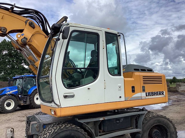 2006 liebherr a 900 c banden graafmachine - afbeelding 36 van  36
