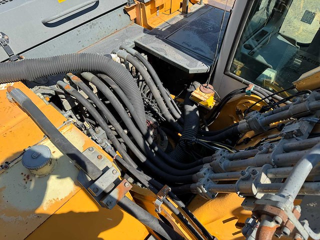 2006 liebherr r934c rupsgraafmachine - afbeelding 24 van  34