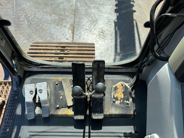 2006 liebherr r934c rupsgraafmachine - afbeelding 28 van  34