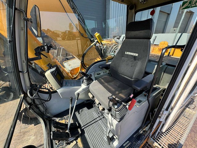 2006 liebherr r934c rupsgraafmachine - afbeelding 33 van  34