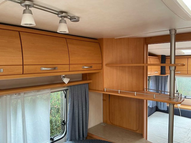 2006 lmc 560 p1 toercaravan, met mover, thule omnistor luifel en walker esprit voortent - afbeelding 5 van  21