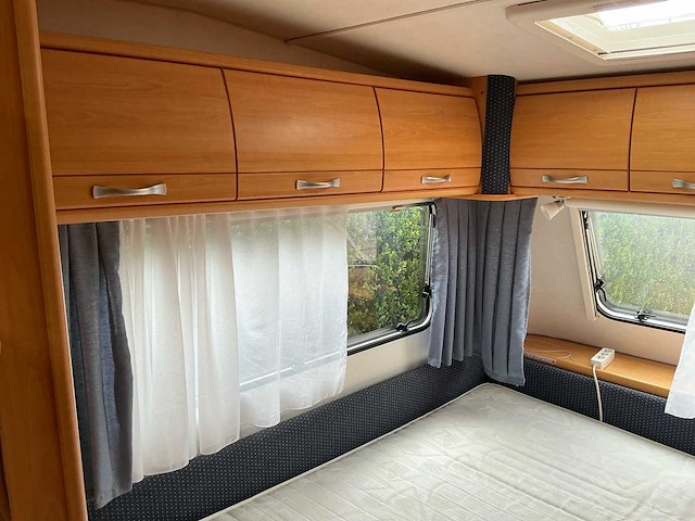 2006 lmc 560 p1 toercaravan, met mover, thule omnistor luifel en walker esprit voortent - afbeelding 21 van  21
