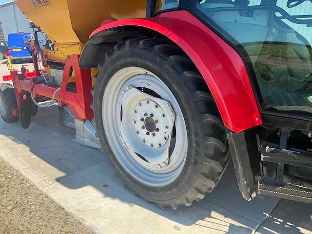 2006 massey ferguson 5455 vierwielaangedreven landbouwtractor met mh planter - afbeelding 1 van  35