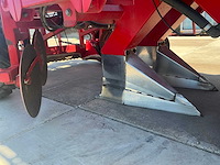 2006 massey ferguson 5455 vierwielaangedreven landbouwtractor met mh planter - afbeelding 38 van  51