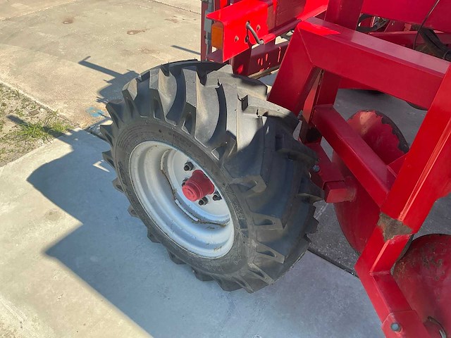 2006 massey ferguson 5455 vierwielaangedreven landbouwtractor met mh planter - afbeelding 7 van  35