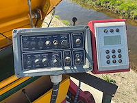 2006 massey ferguson 5455 vierwielaangedreven landbouwtractor met mh planter - afbeelding 11 van  35