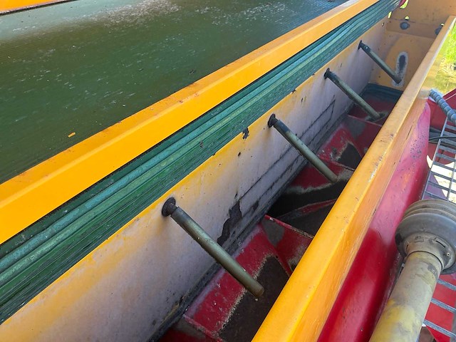 2006 massey ferguson 5455 vierwielaangedreven landbouwtractor met mh planter - afbeelding 13 van  35