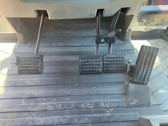 2006 massey ferguson 5455 vierwielaangedreven landbouwtractor met mh planter - afbeelding 23 van  35