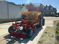2006 massey ferguson 5455 vierwielaangedreven landbouwtractor met mh planter - afbeelding 44 van  51