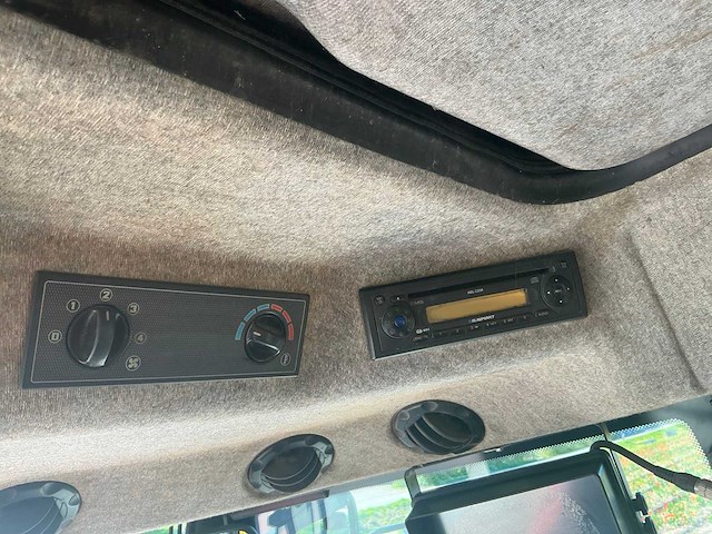 2006 massey ferguson 5455 vierwielaangedreven landbouwtractor met mh planter - afbeelding 30 van  35