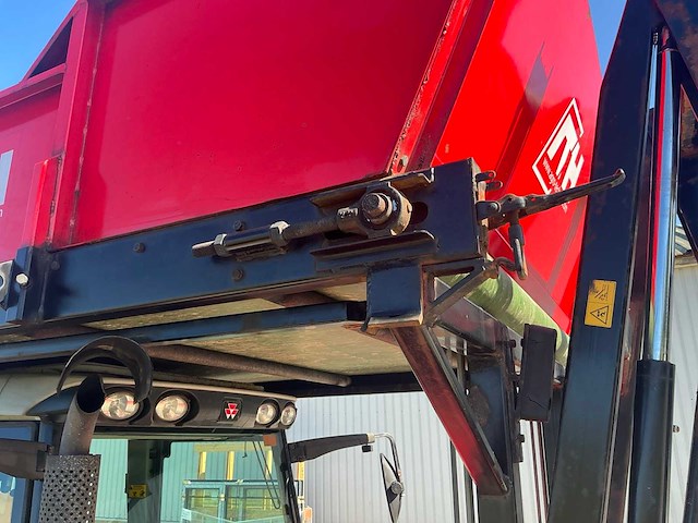 2006 massey ferguson 5455 vierwielaangedreven landbouwtractor met mh planter - afbeelding 34 van  35