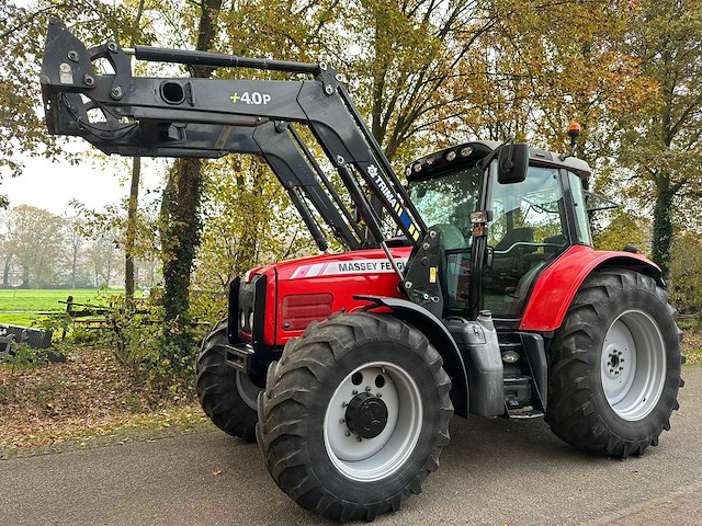 2006 massey ferguson 6480 dyna 6 vierwielaangedreven landbouwtractor - afbeelding 1 van  11