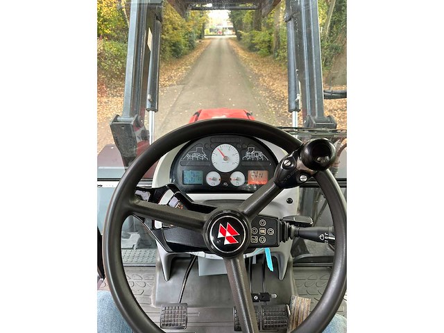 2006 massey ferguson 6480 dyna 6 vierwielaangedreven landbouwtractor - afbeelding 9 van  11