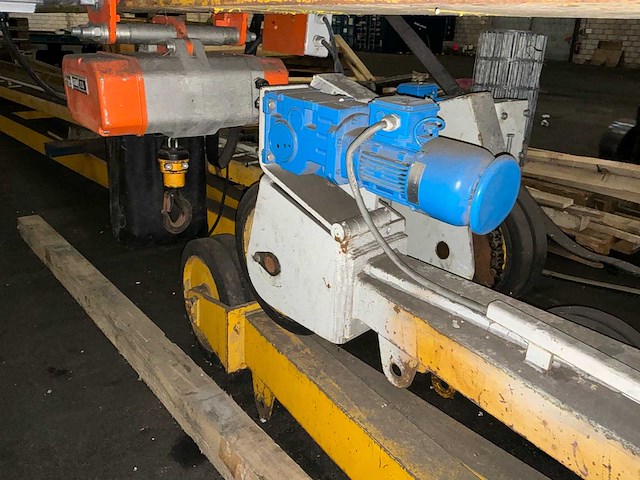 2006 mennens 1753-1 portaalkraan - afbeelding 2 van  27