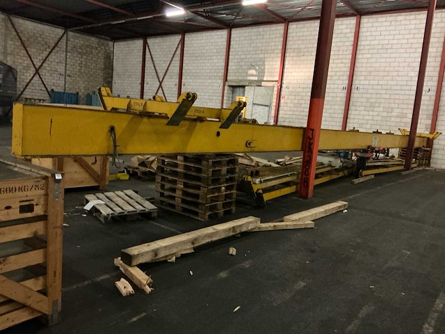 2006 mennens 1753-1 portaalkraan - afbeelding 1 van  27