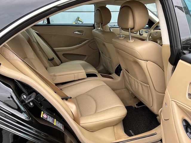 2006 mercedes-benz cls-klasse amg 63 personenauto - afbeelding 9 van  22