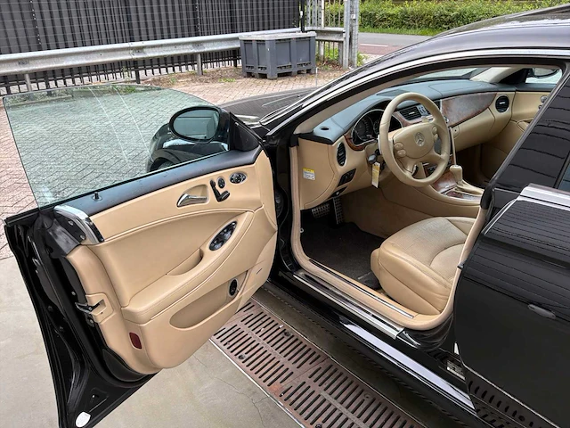 2006 mercedes-benz cls-klasse amg 63 personenauto - afbeelding 19 van  22