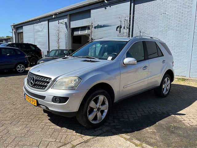 2006 mercedes-benz m-klasse 350 personenauto - afbeelding 1 van  32