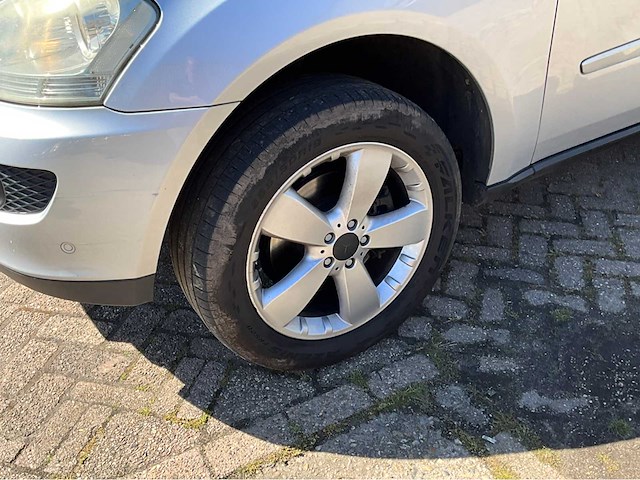 2006 mercedes-benz m-klasse 350 personenauto - afbeelding 21 van  32