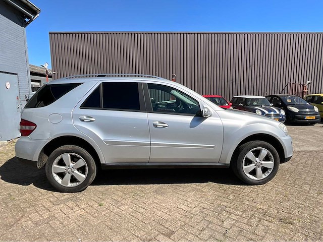 2006 mercedes-benz m-klasse 350 personenauto - afbeelding 23 van  32