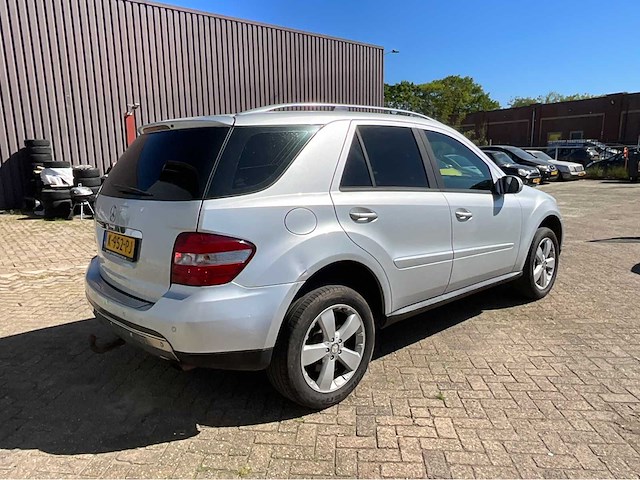 2006 mercedes-benz m-klasse 350 personenauto - afbeelding 27 van  32