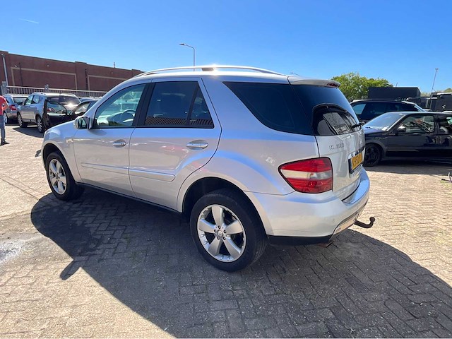 2006 mercedes-benz m-klasse 350 personenauto - afbeelding 29 van  32