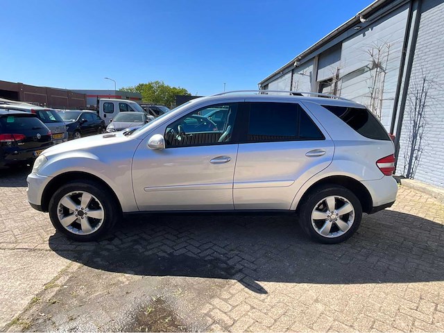 2006 mercedes-benz m-klasse 350 personenauto - afbeelding 31 van  32