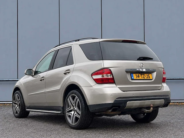 2006 mercedes-benz m-klasse 350 personenauto - afbeelding 14 van  17