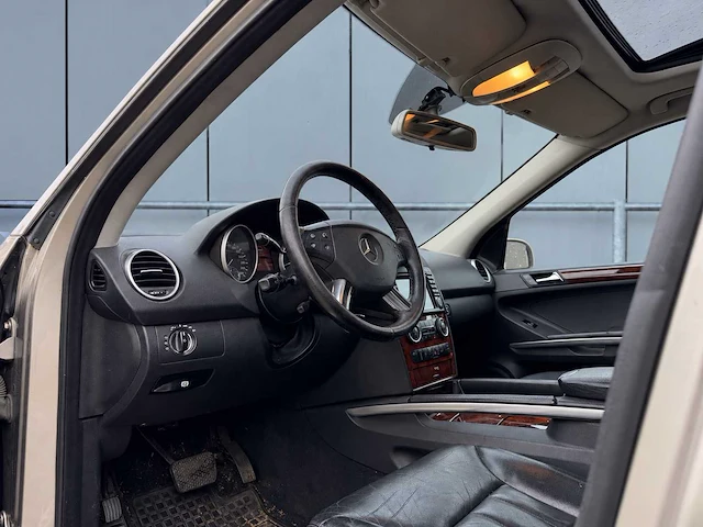 2006 mercedes-benz m-klasse 350 personenauto - afbeelding 15 van  17