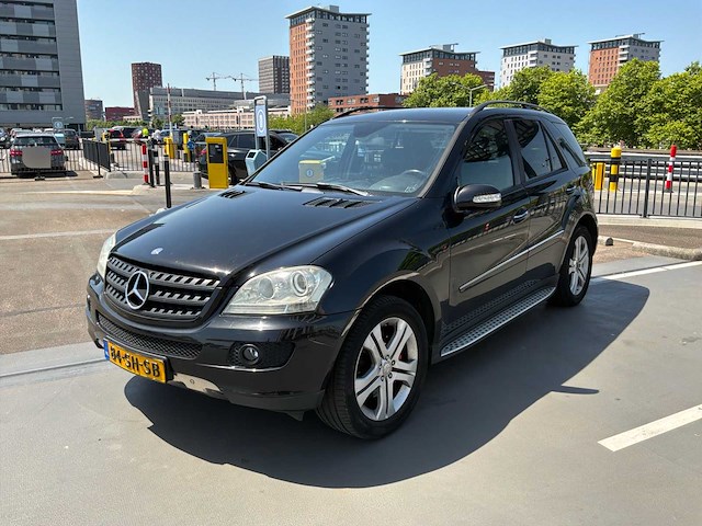 2006 mercedes-benz m-klasse 350 personenauto - afbeelding 1 van  44