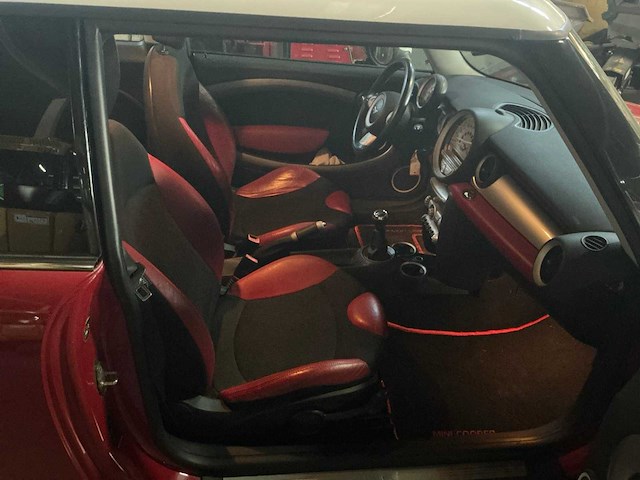 2006 mini cooper 1.6 personenauto rood - afbeelding 16 van  21