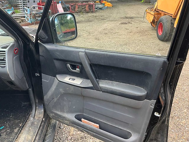 2006 mitsubishi pajero 3.2 di-d glx lb sw bedrijfswagen - afbeelding 19 van  34