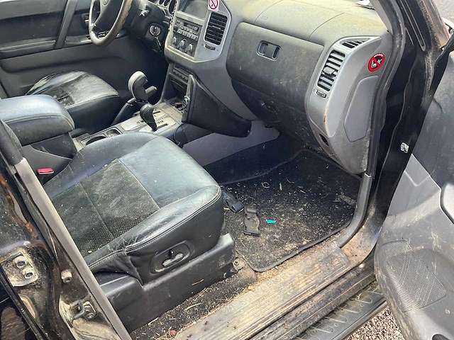 2006 mitsubishi pajero 3.2 di-d glx lb sw bedrijfswagen - afbeelding 20 van  34