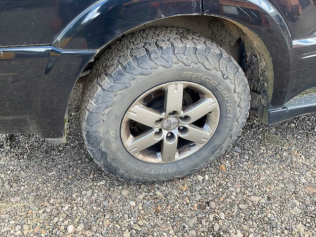 2006 mitsubishi pajero 3.2 di-d glx lb sw bedrijfswagen - afbeelding 26 van  34